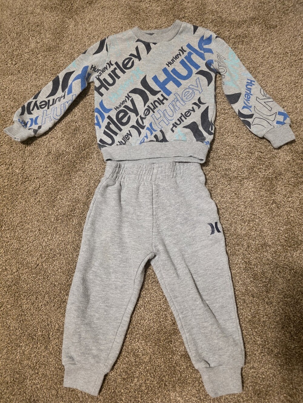 💓 3/$15 Hurley Boy's 2T Sweatshirt And Sweatpants Outfit